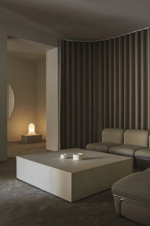 Las cinco claves (y una copa) para encargar un traje a medida