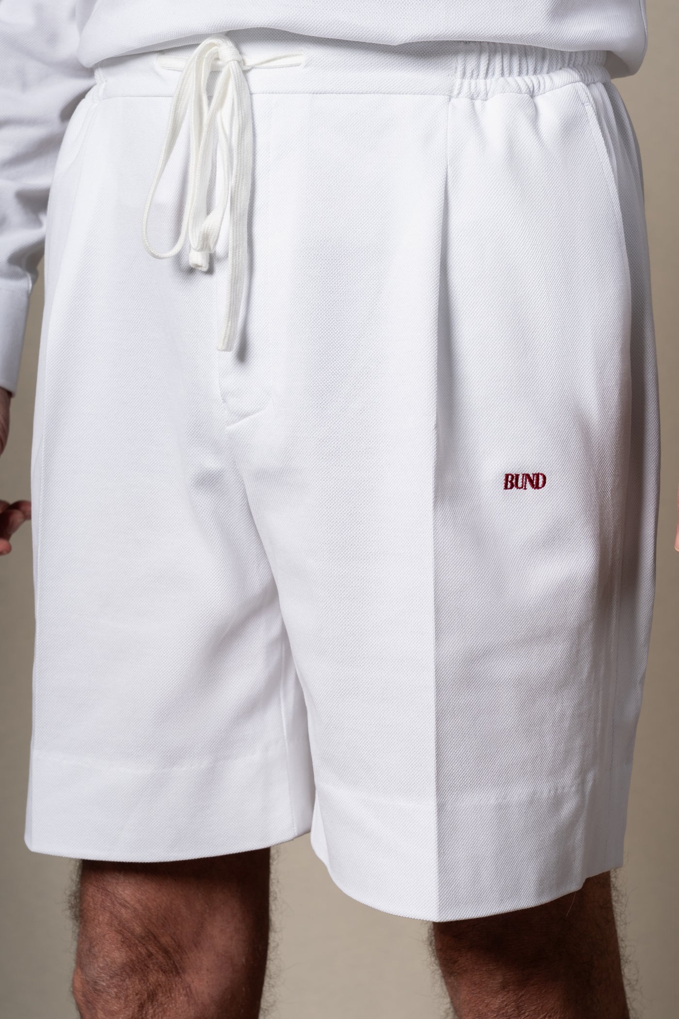 White Plain Cotton Shorts — detalle del tejido, BUND Costa Vice SS26