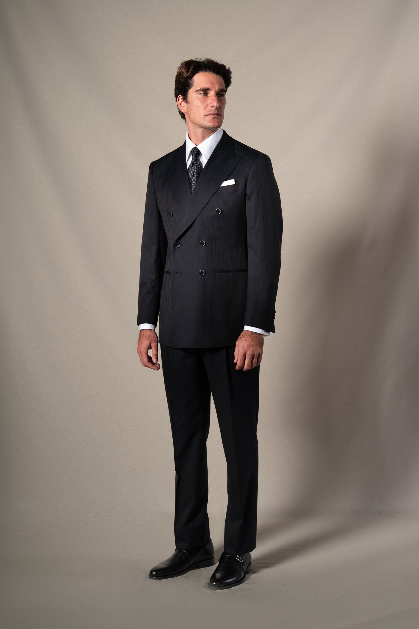 Dark Blue Pinstripe Double Breasted Suit - Traje a medida BUND