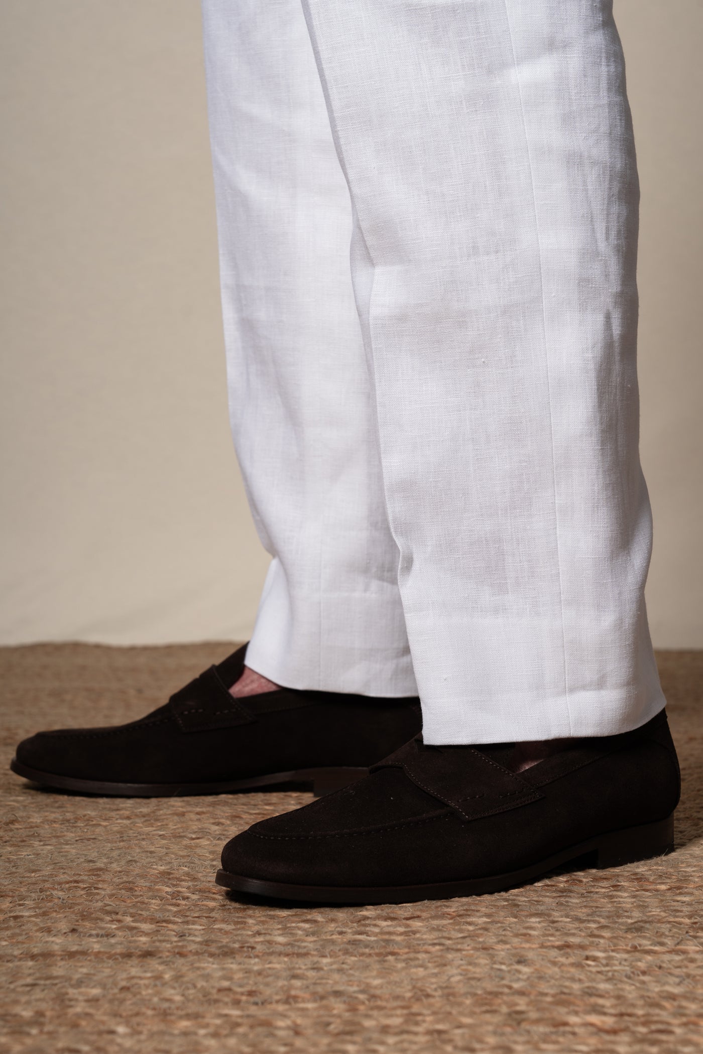 White Plain Linen Tailoring Pants — look completo BUND, Costa Vice Spring Summer 26
