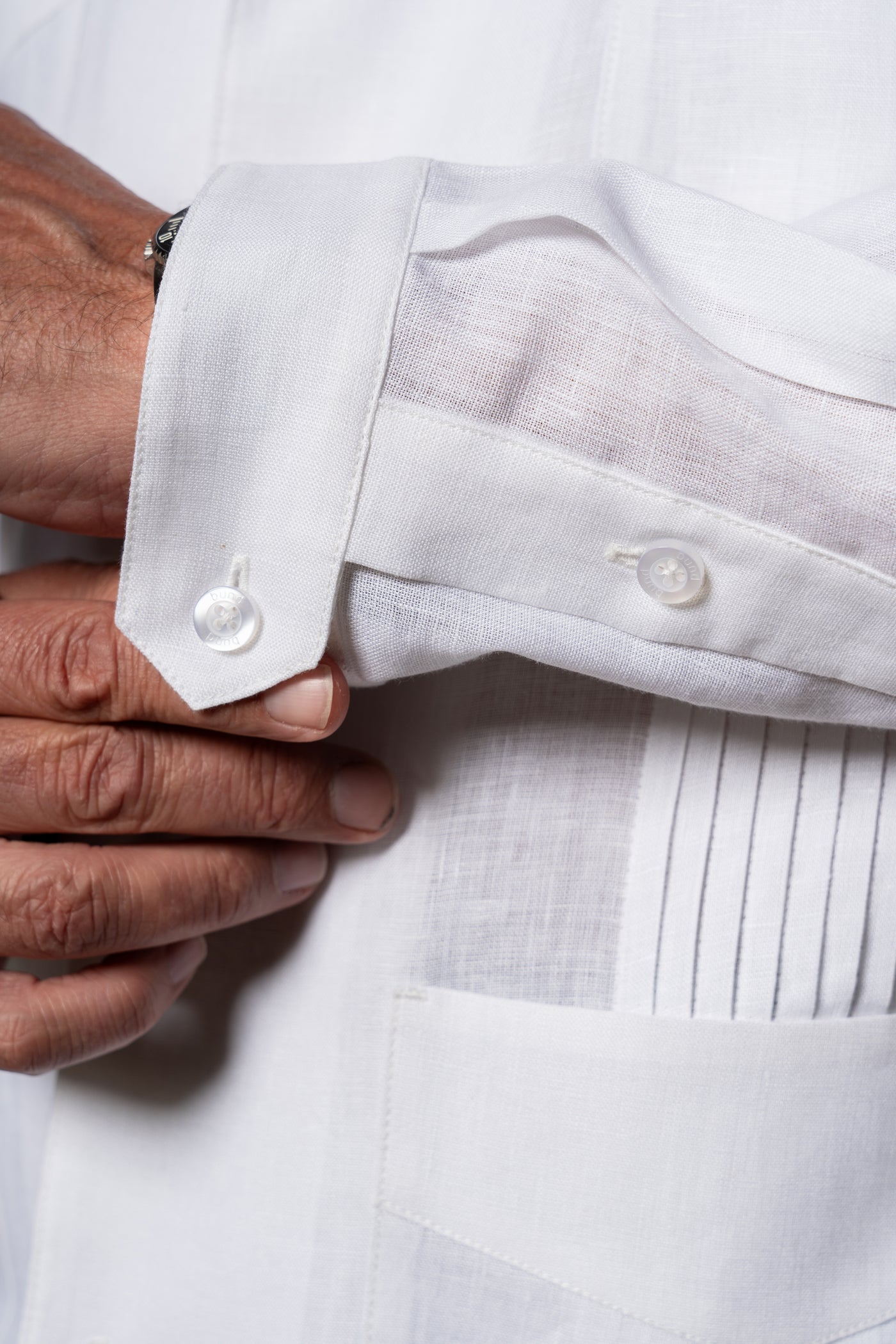 White Plain Linen Guayabera Shirt — vista alternativa 5, BUND Costa Vice Spring Summer 26