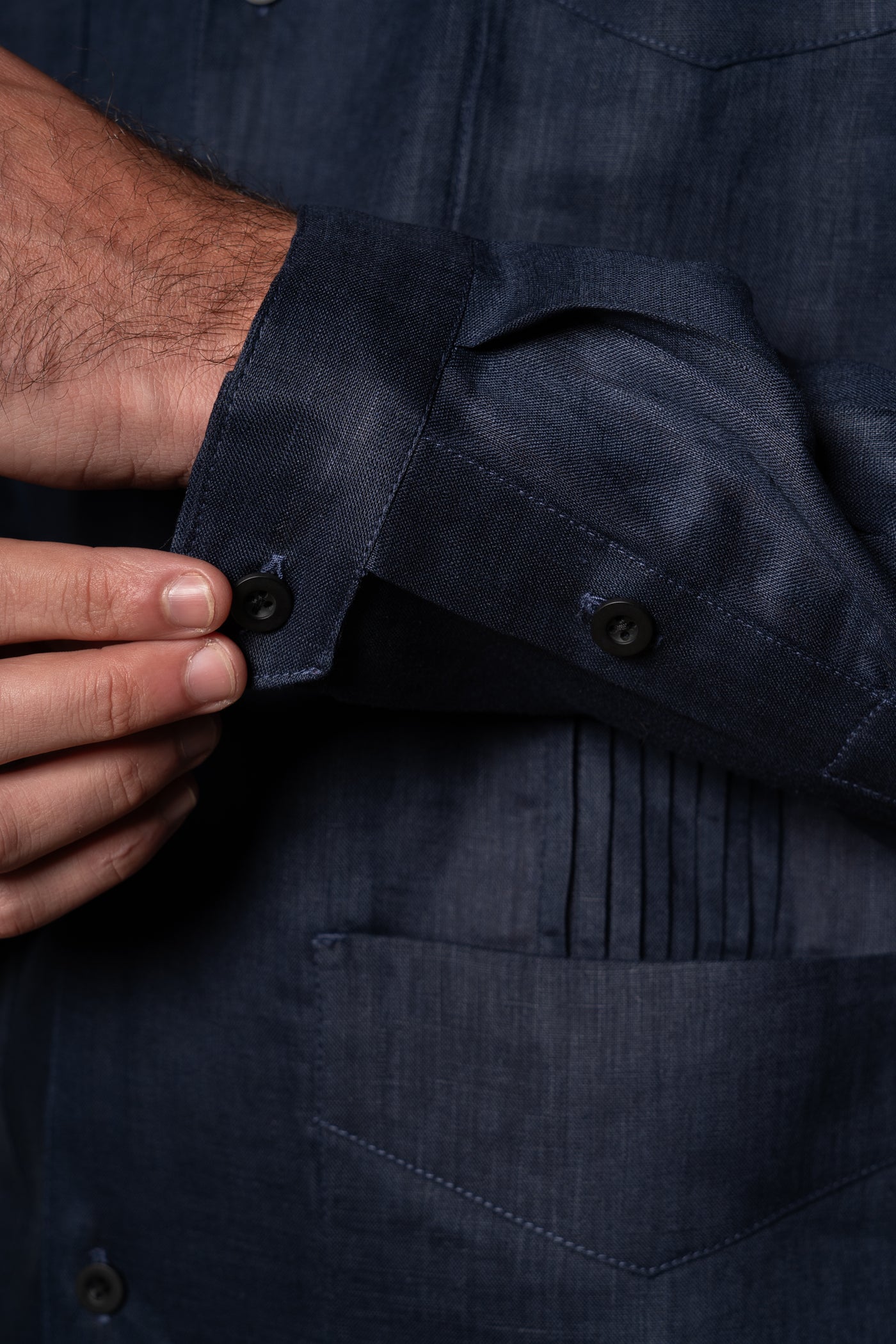 Dark Navy Plain Linen Guayabera Shirt — vista alternativa 3, BUND Costa Vice Spring Summer 26