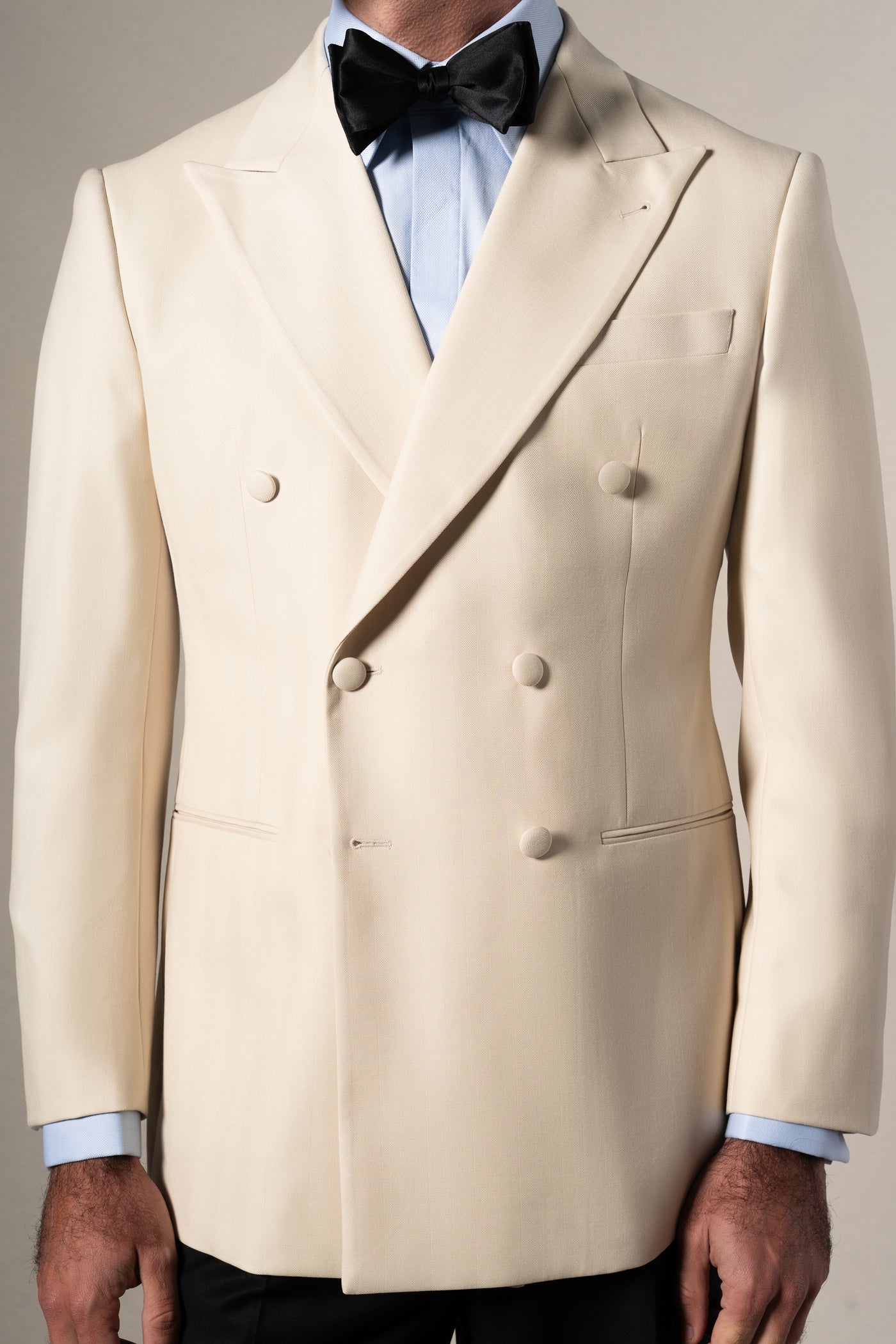 Off White Herringbone Tuxedo - Esmoquin a medida BUND