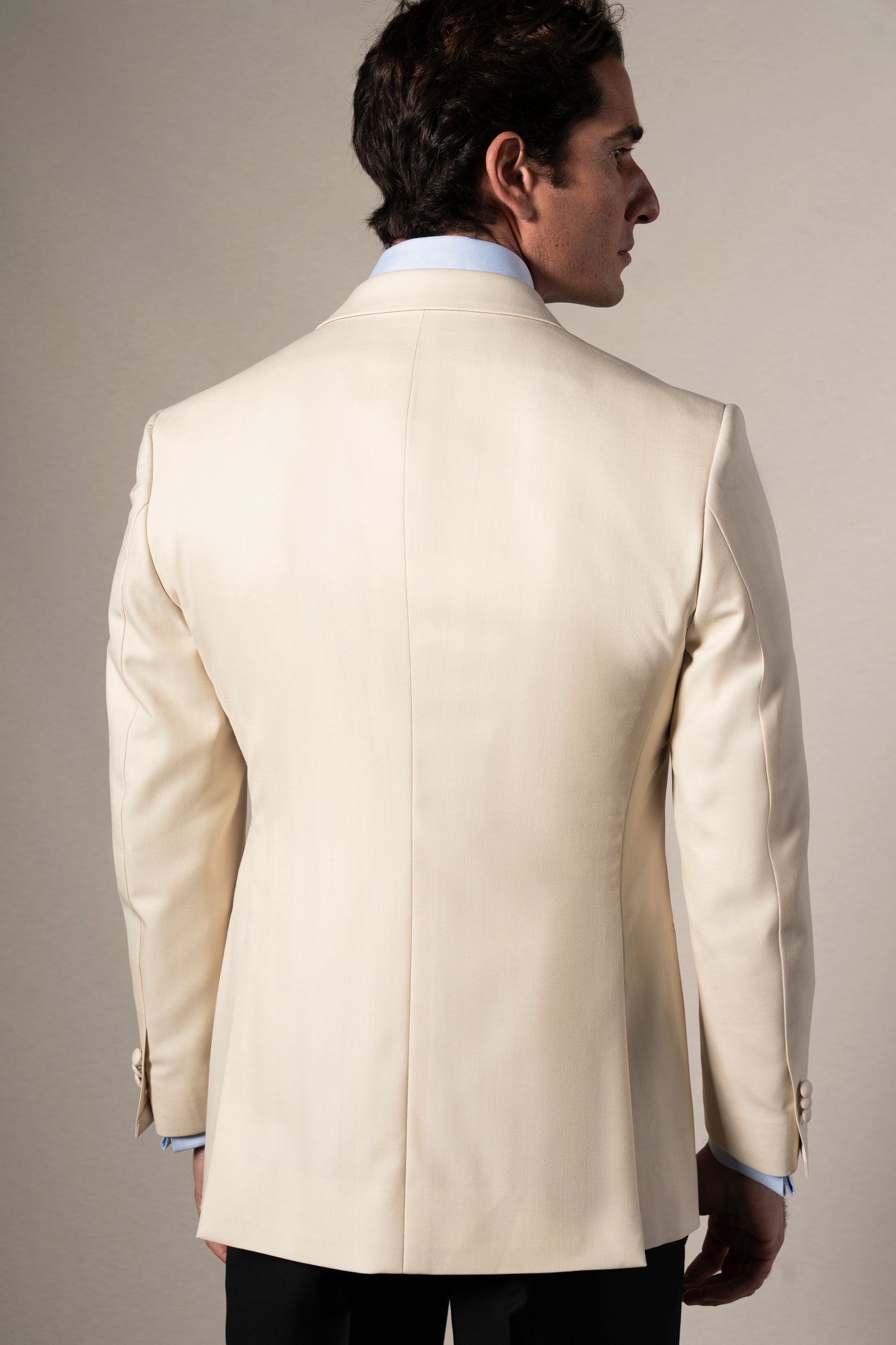 Off White Herringbone Tuxedo - Esmoquin a medida BUND