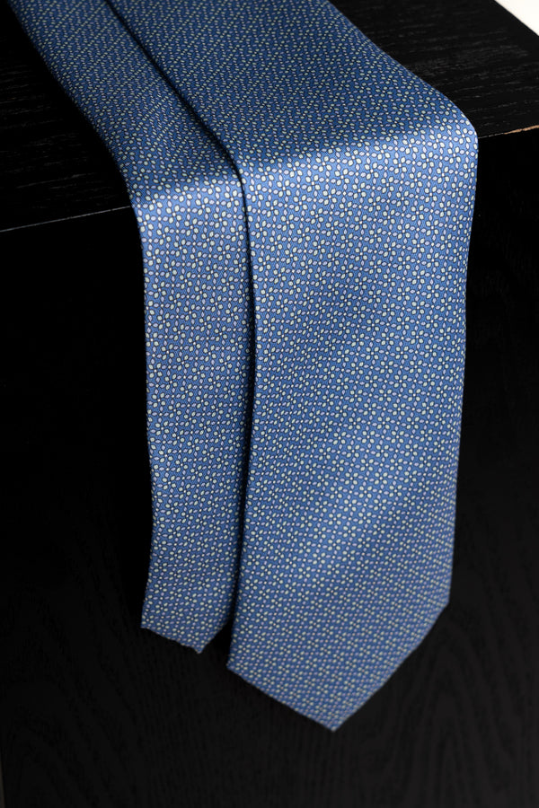Jasmine light blue tie