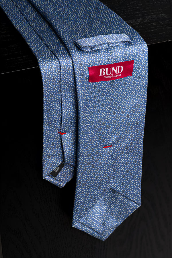 Jasmine light blue tie