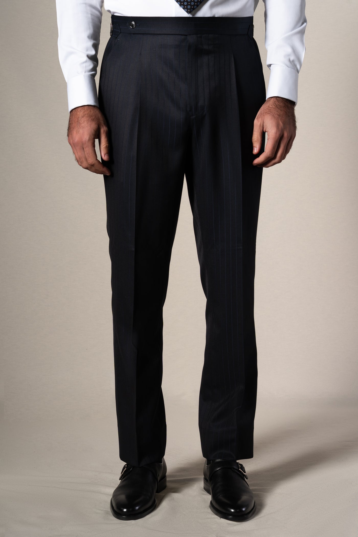 Dark Blue Pinstripe Double Breasted Suit - Traje a medida BUND