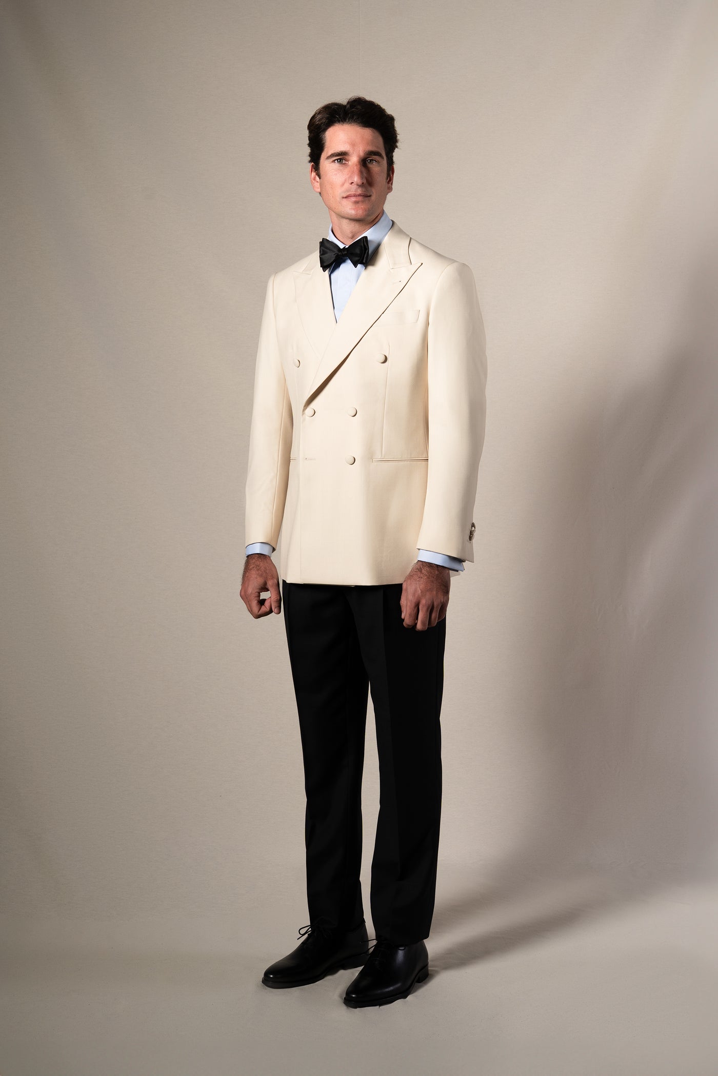 Off White Herringbone Tuxedo - Esmoquin a medida BUND