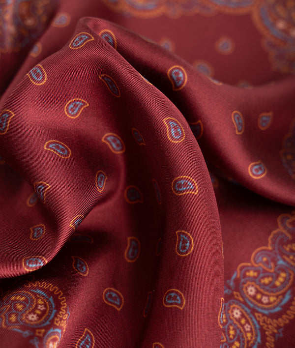 Pañuelo Burgundy Silken Range