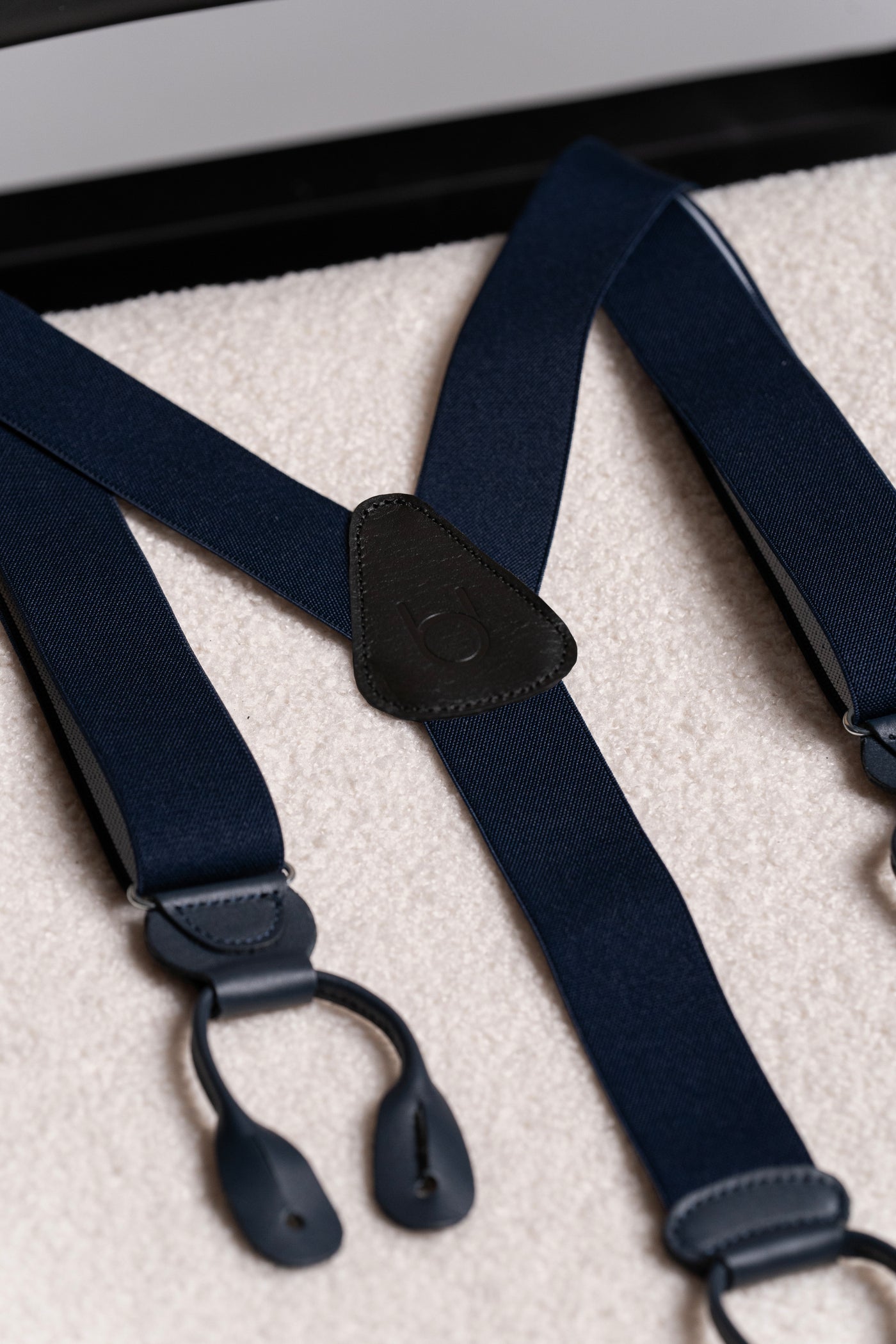 Tirantes Lisos Azul Marino con cuero - BUND