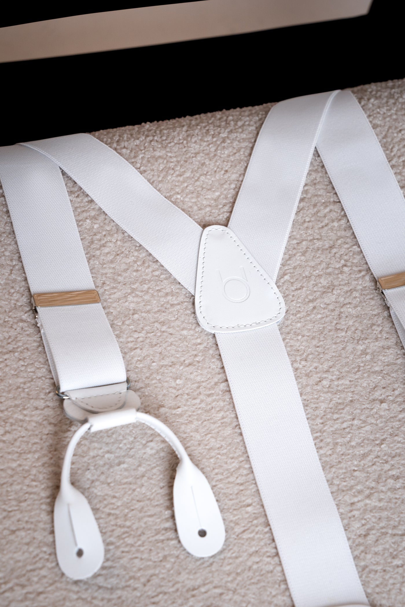 Tirantes Lisos Blancos con cuero - BUND