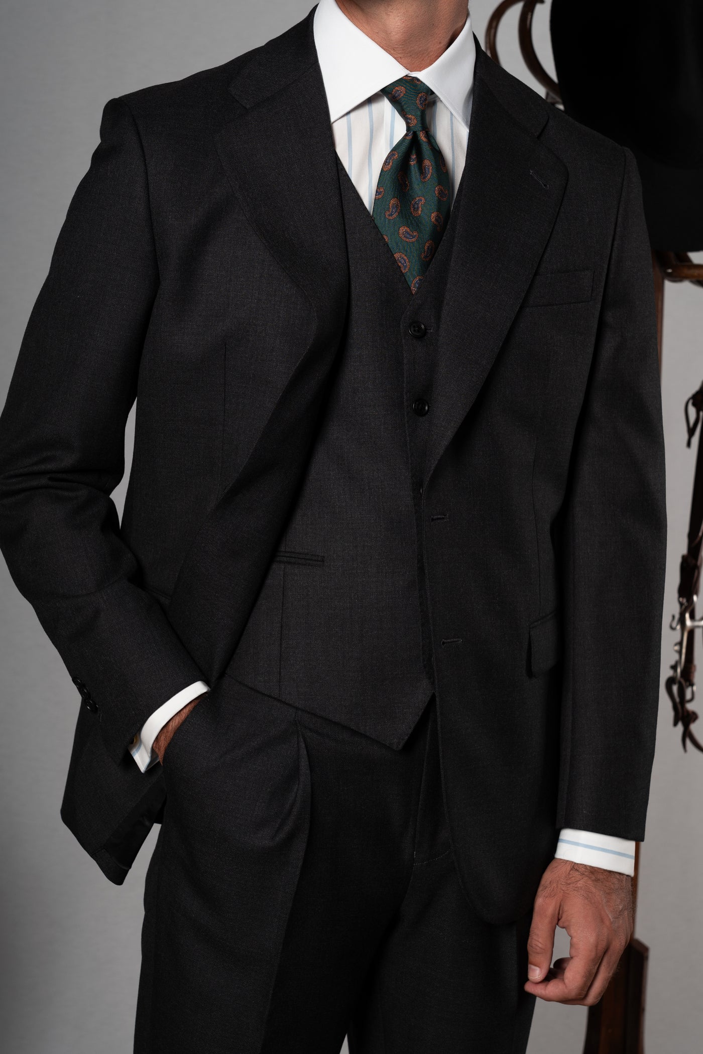Twill Dark Grey 3 Pieces Suit - Traje a medida BUND