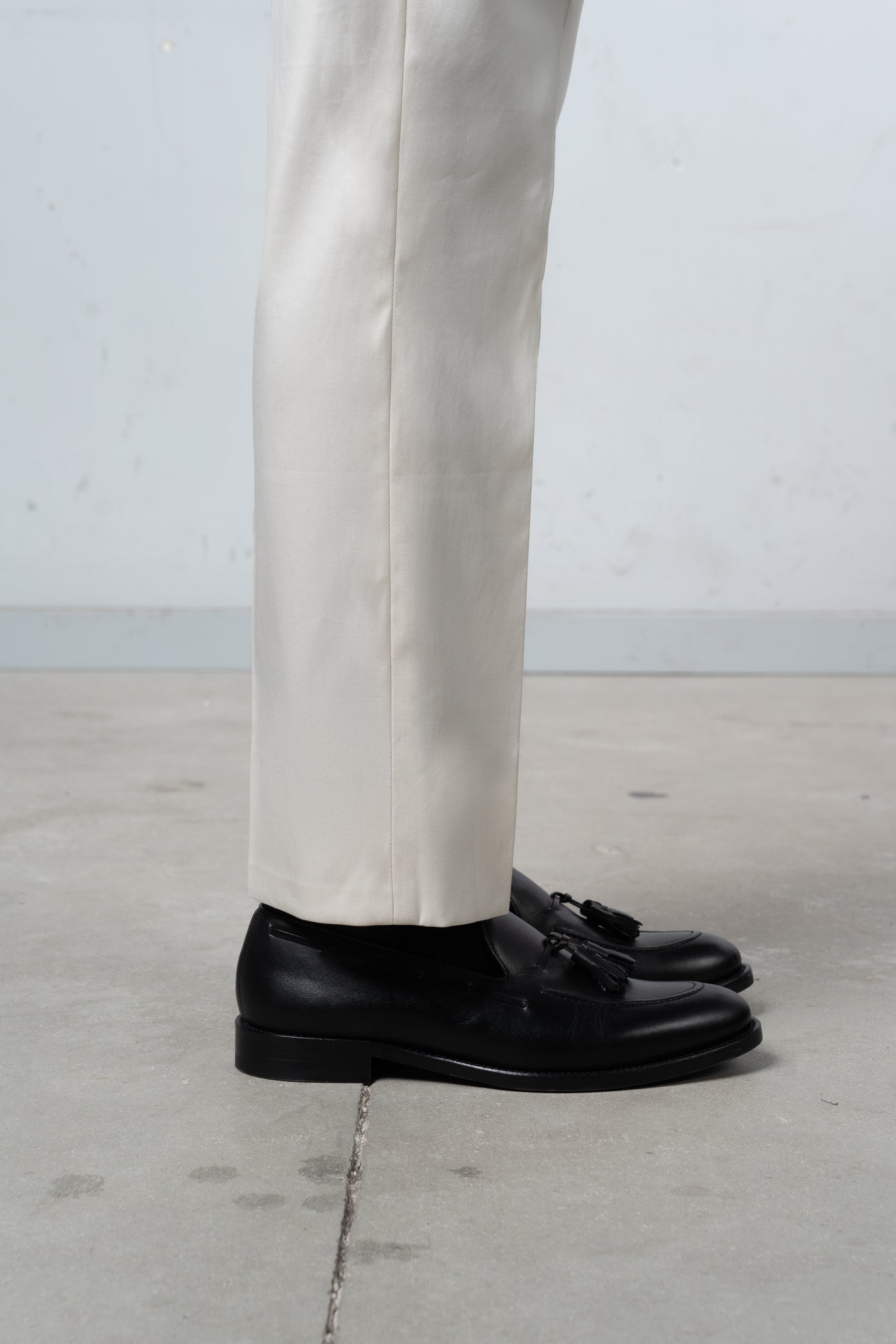 Plain Ivory Tailoring Pants